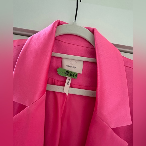 Cinq à Sept's Kylie blazer.  Size 8.  Worn twice. - Picture 4 of 6